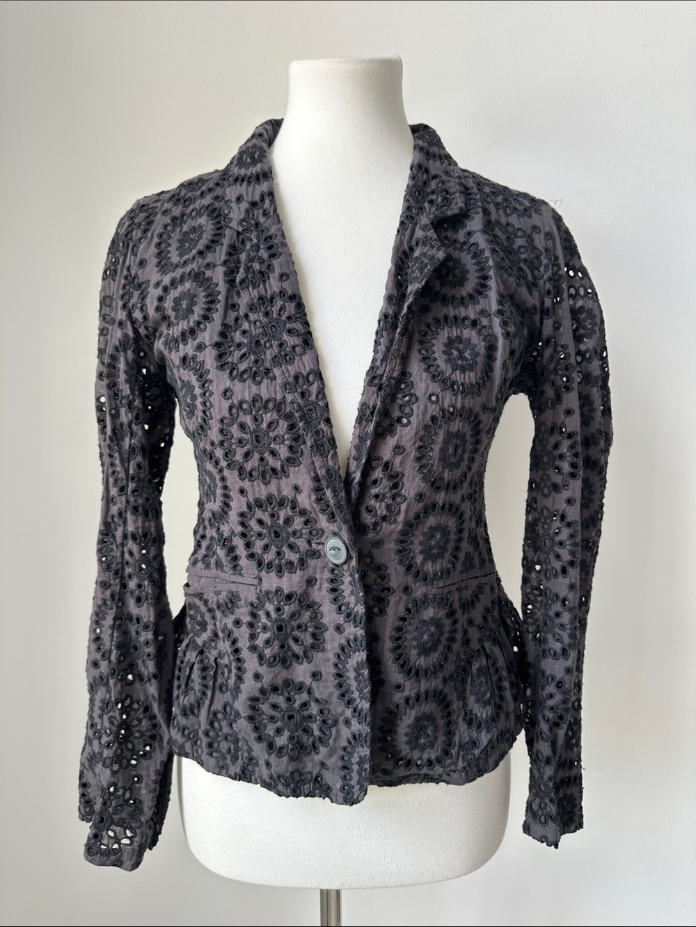 Wrap Designed in London Black Textured Eyelet Single-Button Blazer Size 6